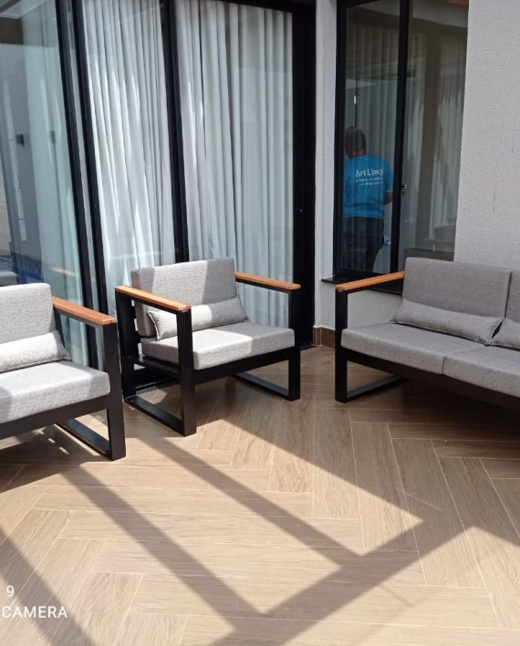 Conjunto Porto Belo em aluminio pintado- Detalhe em peroba.