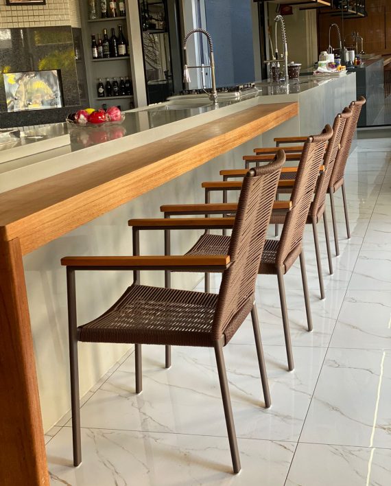 Poltrona Parati com detalhe em peroba Corda Sintética