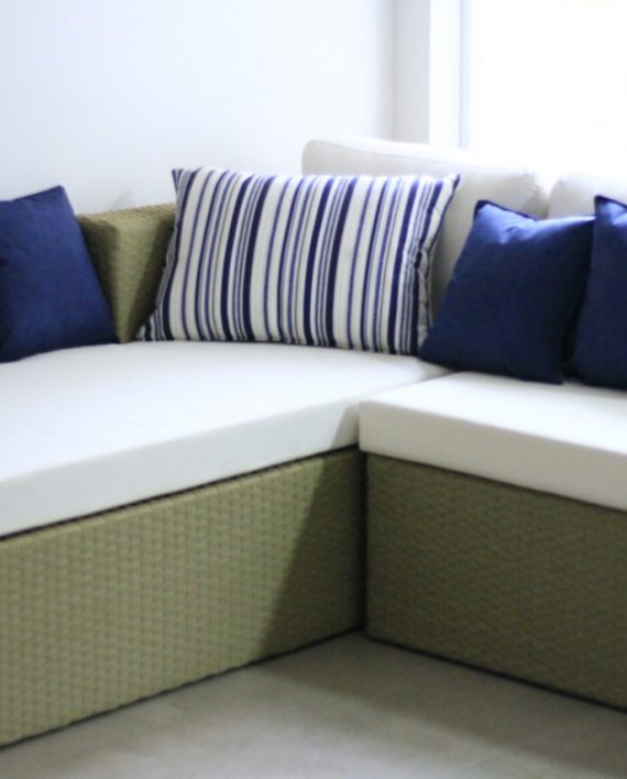 Sofá Leblon em aluminio com chaise Maresias Fibra sintética